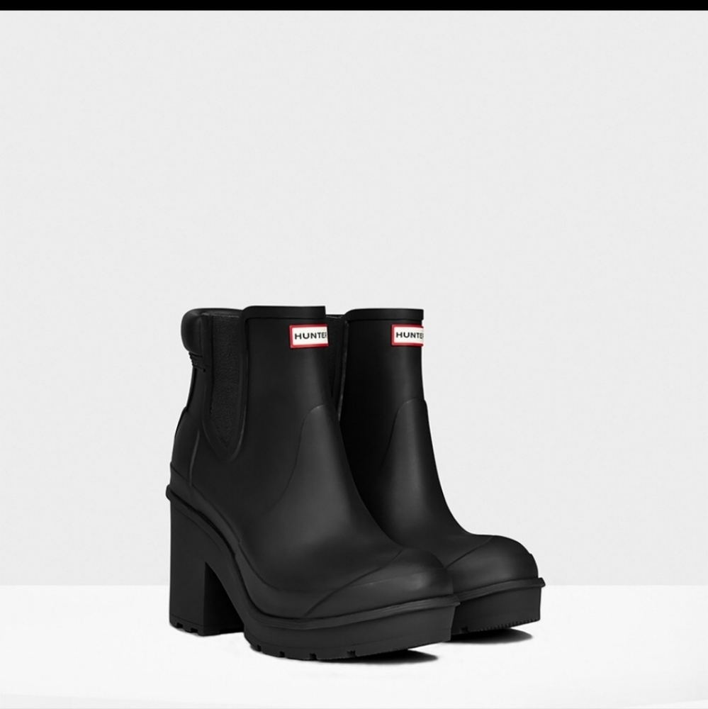 ISO hunter heeled rain boot